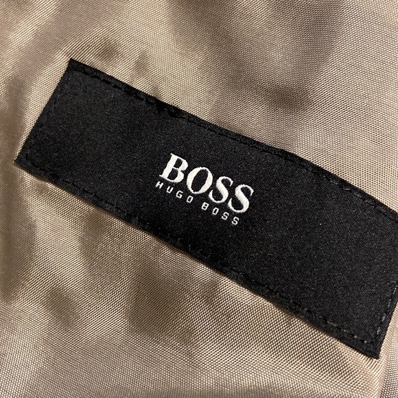 Hugo Boss Man Blazer size 42R excellent condition made from virgin wool